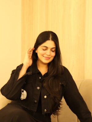 Shreya Sanghi Instagram - Warm tones ✨
.
.
.
.
.
.
.
.
.
.
.
.
.
#ootd #allblack #warmtones #shotoncanon #portraits #portrait #allblackeverything #allblackoutfit #outfitoftheday #outfitinspiration #ootdfashion #outfitinspo #goodhairday #model #lifestylemodel #dslrphotography #modelshoot #fyp #explore