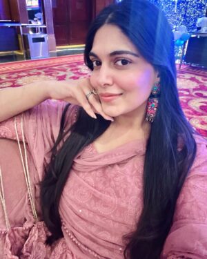 Shreya Sanghi Instagram - गुलाबी 🌸🌸
.
.
.
.
.
.
.
.
.
.
.
.
.
.
.
.
.
.
.
.
.
.
.
#rakhioutfit #suit #jhumkas #weddingoutfit #ootd #weddingvibes #outfitoftheday #indianfashion #indianwedding #indianoutfit #ethnicwear #ethnicfashion #ethnicoutfit #accessories #ethnic #traditional #traditionalwear #sunkissed #indianweddings #indianwear #outfitinspiration #outfitinspo #fashionblogger #fashiongram #weddingwear #indianweddingbuzz #accessoriesoftheday #fyp #explore #pinterestaesthetic