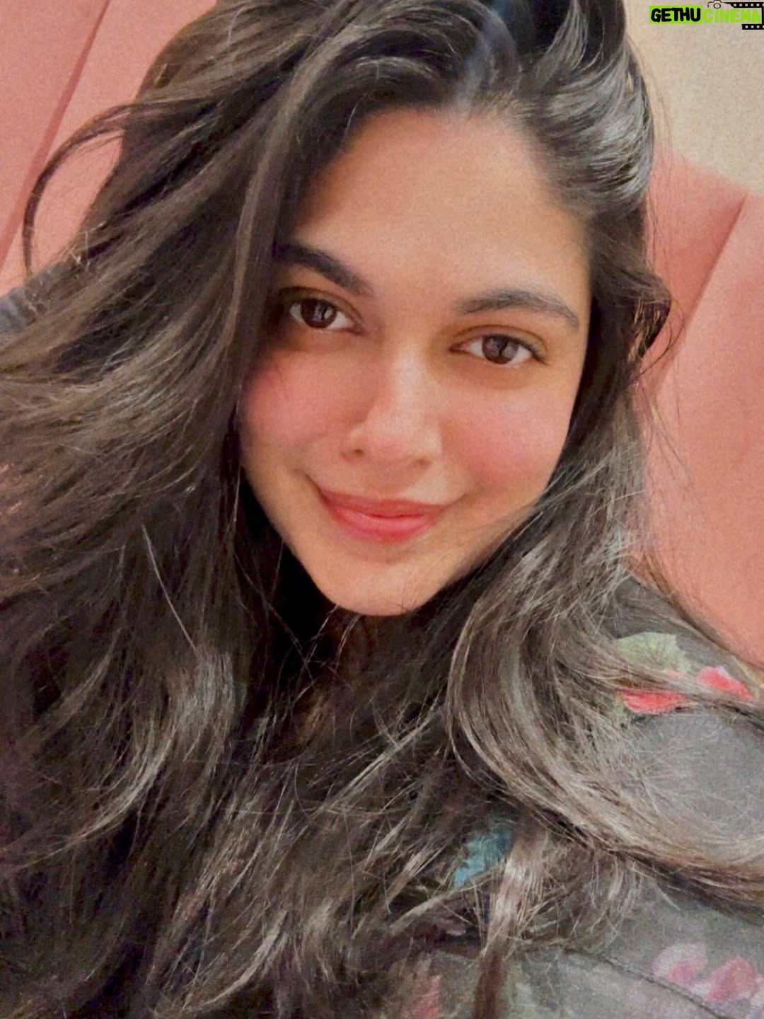 Shreya Sanghi - 1.5K Likes - Felt cute 🥰
.
.
.
.
.
.
.
.
.
#selfies #goodhairday #selfiegram #weekendmood #selfiegram #hairgoals #moodygrams #selfie #cozy #dayoff #chill #allsmiles