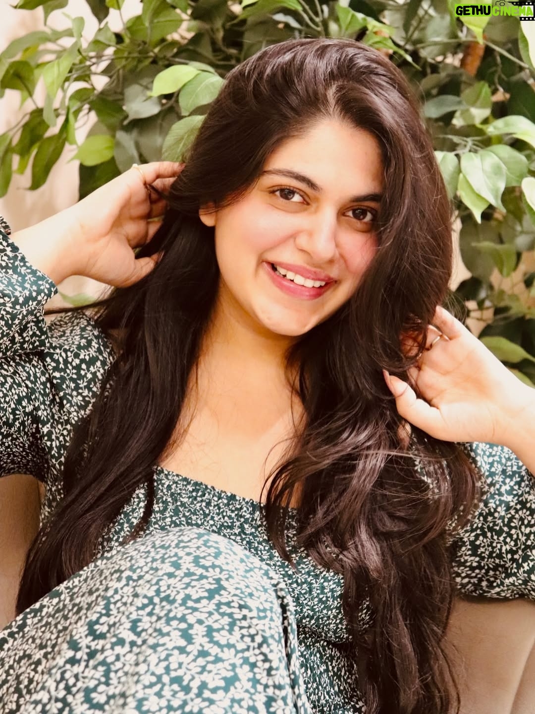 Shreya Sanghi - 1.5K Likes - Heart full of calm 🤍🥰
.
.
.
.
.
.
.
.
.
.
.
.
.
.
#ootd #shotoncanon #portraits #portrait #tropical #tropicalvibes #portraiture #greenaesthetic #outfitoftheday #outfitinspiration #ootdfashion #outfitinspo #goodhairday #model #lifestylemodel #hairstyle #hairstyles #goodhairdays #dsirphotography #modellife #hairgoals #aesthetics #greens #eyes #potd #instadaily #modelshoot #fyp #explore