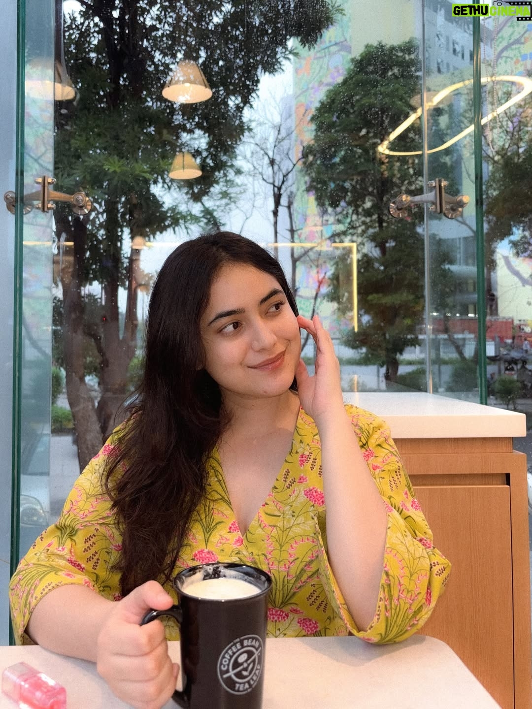 Shreyashi Verma - 8.1K Likes - coffee but desi ☕️
.
.
Coffee, desi fits, ethnic, comfort, everyday, ease, mood

#explore #desifits #ootd #fitsperation