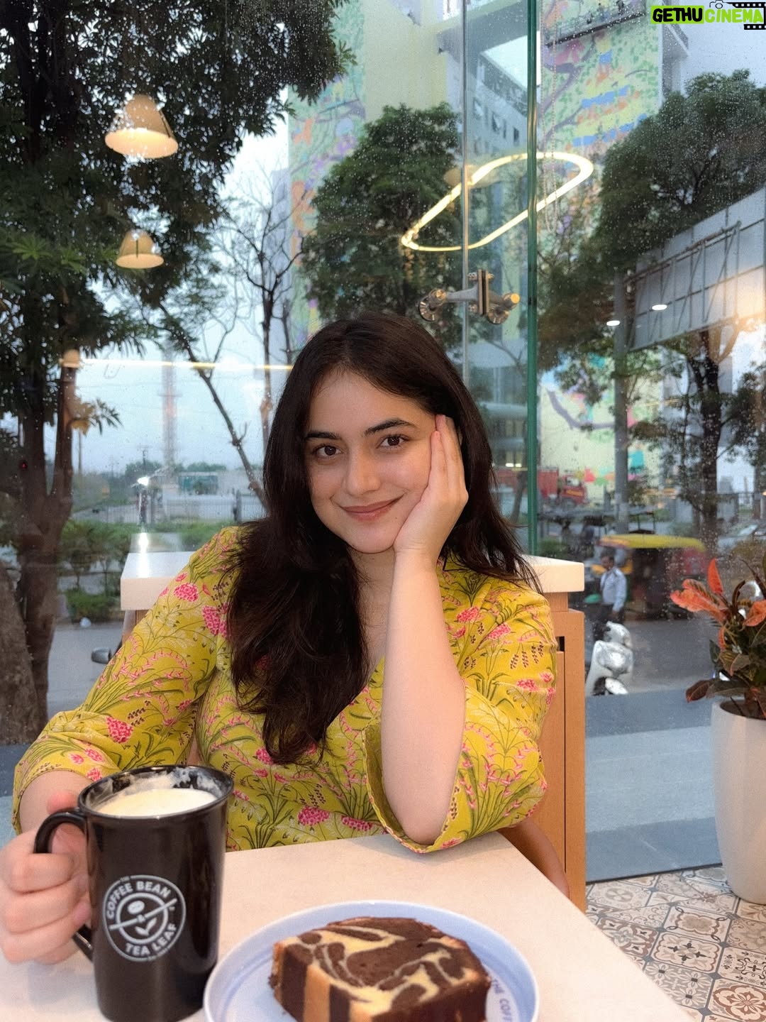 Shreyashi Verma - 8.1K Likes - coffee but desi ☕️
.
.
Coffee, desi fits, ethnic, comfort, everyday, ease, mood

#explore #desifits #ootd #fitsperation