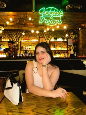 Shreyashi Verma Instagram - every corner was justā¦too good @thedrunkenb_official āØ
.
.
.
#cafe #delhicafe #aesthetic #pinterest #explorepage⨠#trending #trendy #fy
