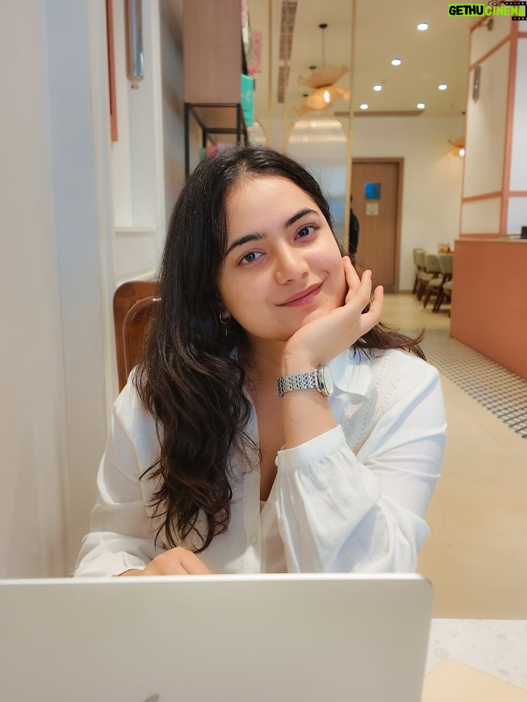 Shreyashi Verma - 7.5K Likes - a little comfort today ☕️
.
.
.
#coffee #date #explore #explorepage✨ #cafehopping #gurgaon #softaesthetics #minimal #slowliving