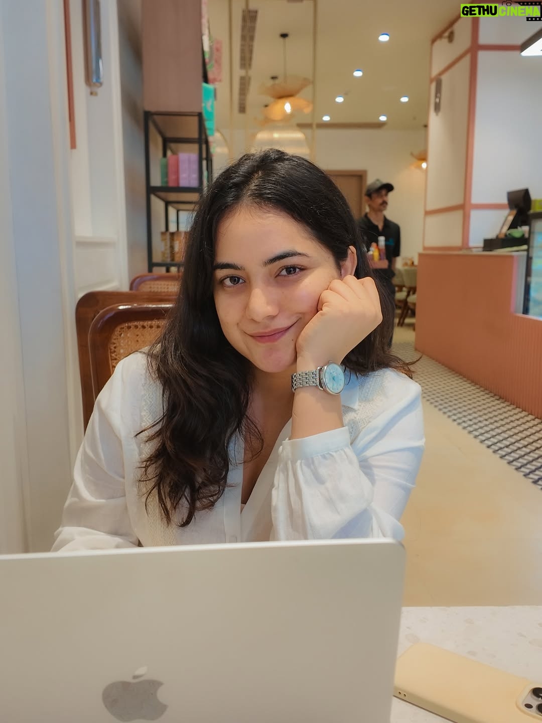 Shreyashi Verma - 7.5K Likes - a little comfort today ☕️
.
.
.
#coffee #date #explore #explorepage✨ #cafehopping #gurgaon #softaesthetics #minimal #slowliving
