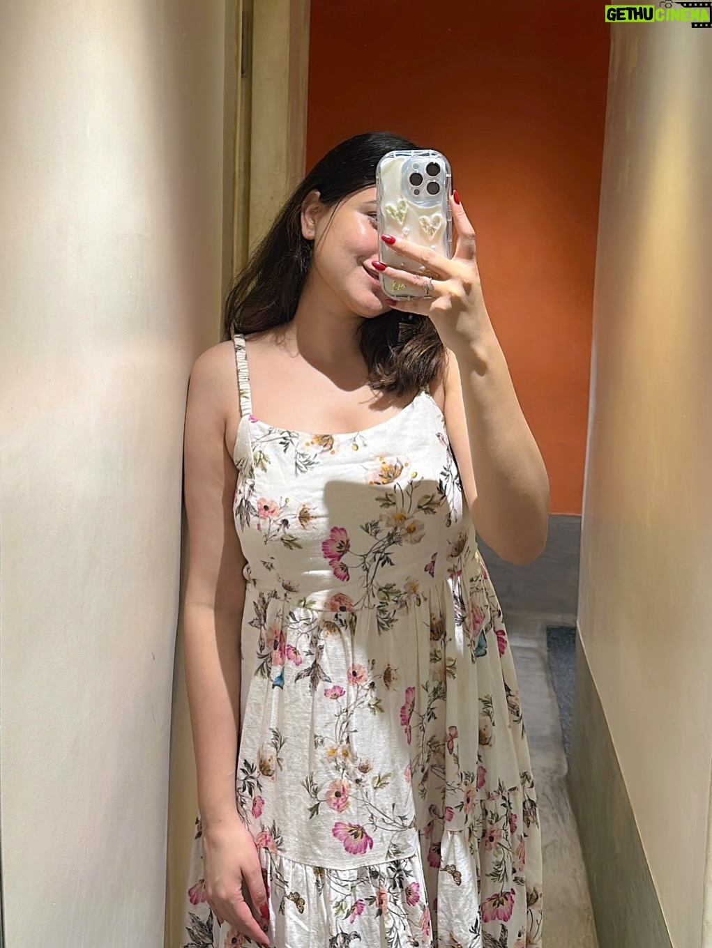 Shreyashi Verma - 14.6K Likes - in my heart 🤍 Udaipur 🤍✨
.
.
.
#udaipur #aesthetic #throwback #udaipurlakecity #nostalgia #photodump #pinterest #fashion #travel #trip