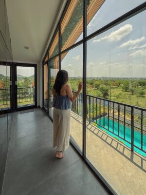 Shreyashi Verma Instagram - i lovve it here āļøš
.
.
.
#staycation #explorepage⨠#exploremore #trend #travel #outfits #fitspirations #outfit #traveling #staycations #pictures #wishlinked