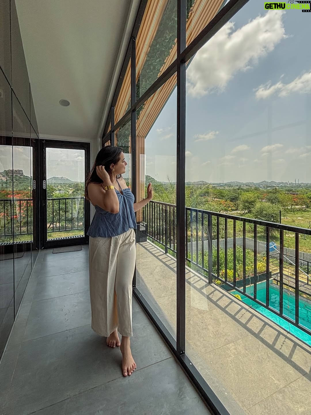 Shreyashi Verma - 10.6K Likes - i lovve it here ☀️💙
.
.
.
#staycation #explorepage✨ #exploremore #trend #travel #outfits #fitspirations #outfit #traveling #staycations #pictures #wishlinked
