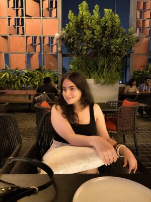 Shreyashi Verma Instagram - i still get butterflies
.
outfit details:
top~ @asos
shorts~ @hm
bag~ @mango
hand stack~ @bershka
flats~ @westsidestores
.
#explorepage⨠#date #datefits #fashion #inspiration #ootd #fitcheck #fitspo #trend #wishlinked #fitspiration