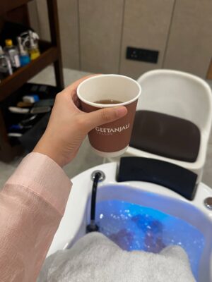 Shreyashi Verma Instagram - had the nicest time at @geetanjalistudioofficial š¤
.
.
.
#salon #selfcare #selfcareritual #salonexperience #geetanjali #freshcare #treatyourself #gurgaon #salonservices #wishlinked