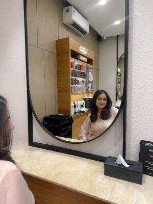 Shreyashi Verma Instagram - had the nicest time at @geetanjalistudioofficial š¤
.
.
.
#salon #selfcare #selfcareritual #salonexperience #geetanjali #freshcare #treatyourself #gurgaon #salonservices #wishlinked