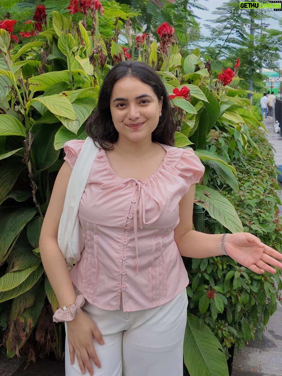 Shreyashi Verma - 10.8K Likes - tell me a story w flowers 🌷 
.
comment for links 🔗 
.
{ flower girl, summer outfit, outfit inspiration, day out, cafe hopping, delhi, soft girl, soft girl aesthetics, daisies, flowers, Pinterest }

#outfits #fashion #explore #softgirl #wishlinked
