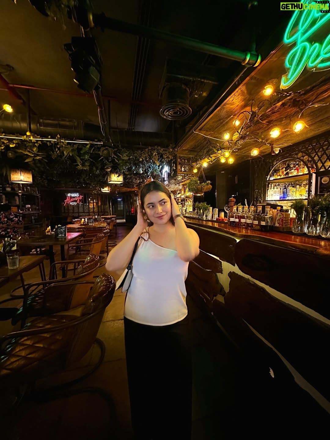 Shreyashi Verma - 6.1K Likes - every corner was just…too good @thedrunkenb_official ✨
.
.
.
#cafe #delhicafe #aesthetic #pinterest #explorepage✨ #trending #trendy #fy