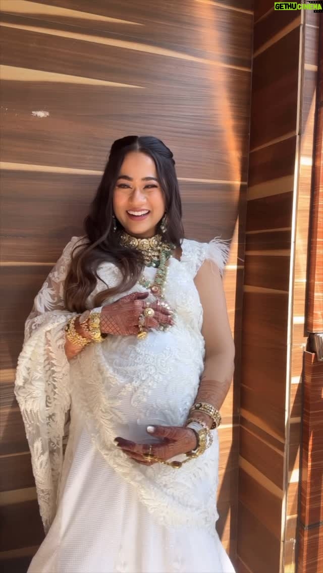 Shriya Jain - 33.2K Likes - Ye vala pyaar ekdum sachaa hai❤️

Makeup and hair amazingly done by @roshmakeupandhair 😍

#babyshower #babyshowerideas