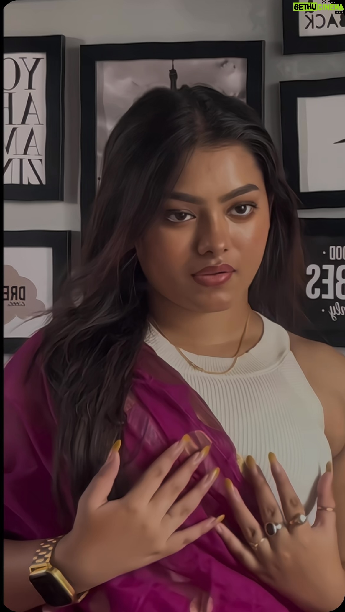Shrniii - 90.3K Likes - Love at First Sight🎧😙 @_.shrniiii._ 
.
.
.
#reelkarofeelkaro #reelinstagram #reels
#reelitfeelit #explorar #explore #viralvideos
#viral #trending #shrniifam #explorepage