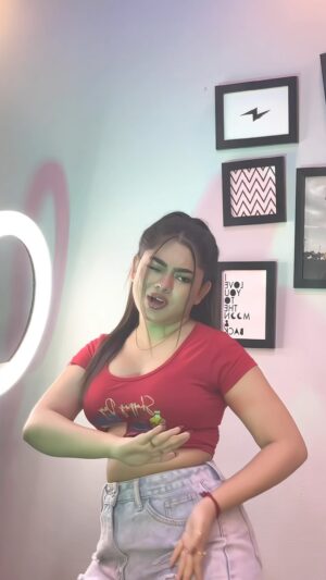 Shrniii Instagram - Kamar Kare Lach Lach🥵🌶️🔥 @_.shrniiii._ 
.
.
.
#bhojpuri #bhojpuri_song #bhojpurireels
#bhojpuriactress #bhojpurireels 
#dance #dancevideo #dancer #viralvideos
#viralreels #viral #shrniifam #explorepage