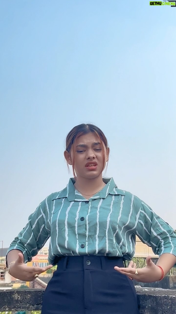 Shrniii - 403.4K Likes - Risk nhi le skta😂💯
.
.
.
.
 #reels #explorepage #explore
#instagramreels #fyp #shrniifam