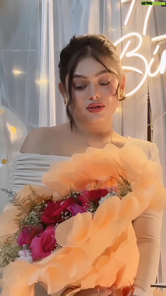 Shrniii - 26.9K Likes - Ek Duje Ke Bin Ham na ji Payenge😩🫶🏻😽 @_.shrniiii._ 
.
.
.
#reelkarofeelkaro #reelinstagram #reels
#reelitfeelit #explorar #explore #viralvideos #viral #trending #shrniifam #explorepage #delhi