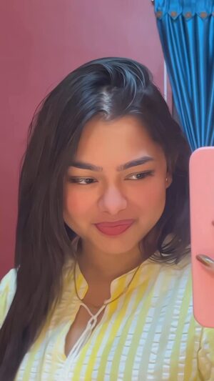 Shrniii Instagram - 🤭❤️🫵🏻 @_.shrniiii._ 
.
.
.
#reelkarofeelkaro #reelinstagram #reels
#reelitfeelit #explorar #explore #viralvideos #viral #trending #shrniifam #explorepage