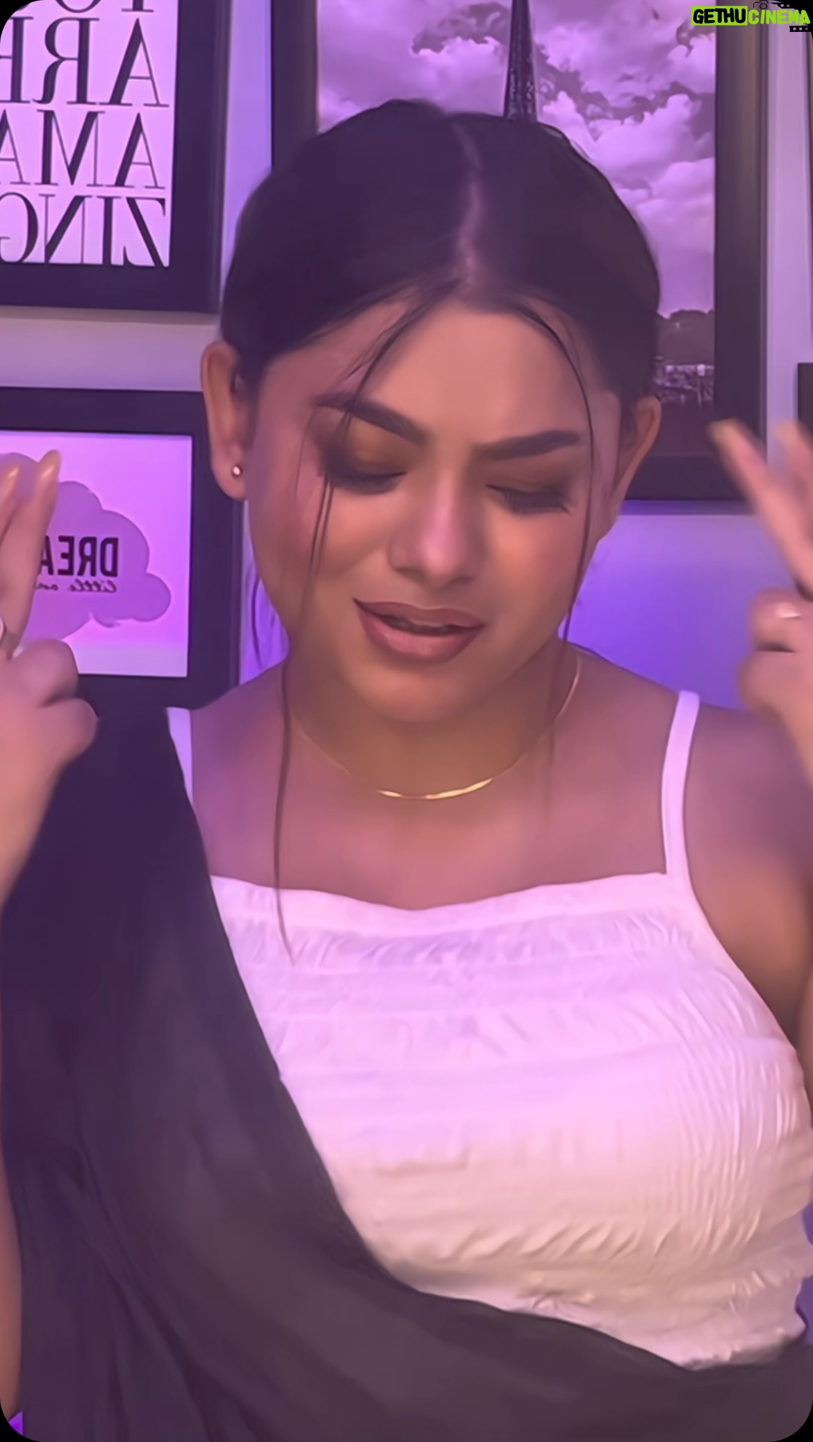 Shrniii - 124.9K Likes - Mujhe yaad sataye teri😙👄🫶 @_.shrniiii._ 
.
.
.
#reelkarofeelkaro #reelinstagram #reels
#reelitfeelit #explorar #explore #viralvideos
#viral #trending #shrniifam #explorepage