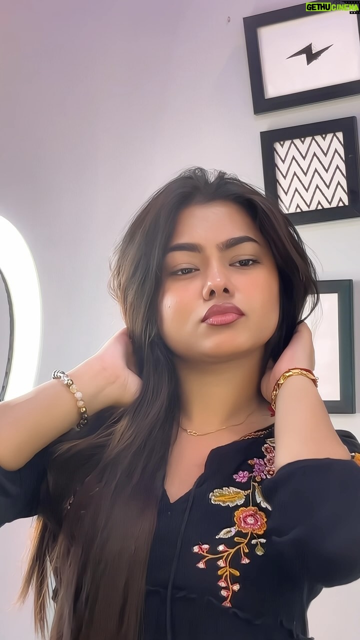 Shrniii - 15.8K Likes - USUAL SUSPECTS🖤🥵🔥 @_.shrniiii._ 
.
.
.
#reelkarofeelkaro #reelinstagram #reels
#reelitfeelit #explorar #explore #viralvideos #viral #trending #shrniifam #explorepage