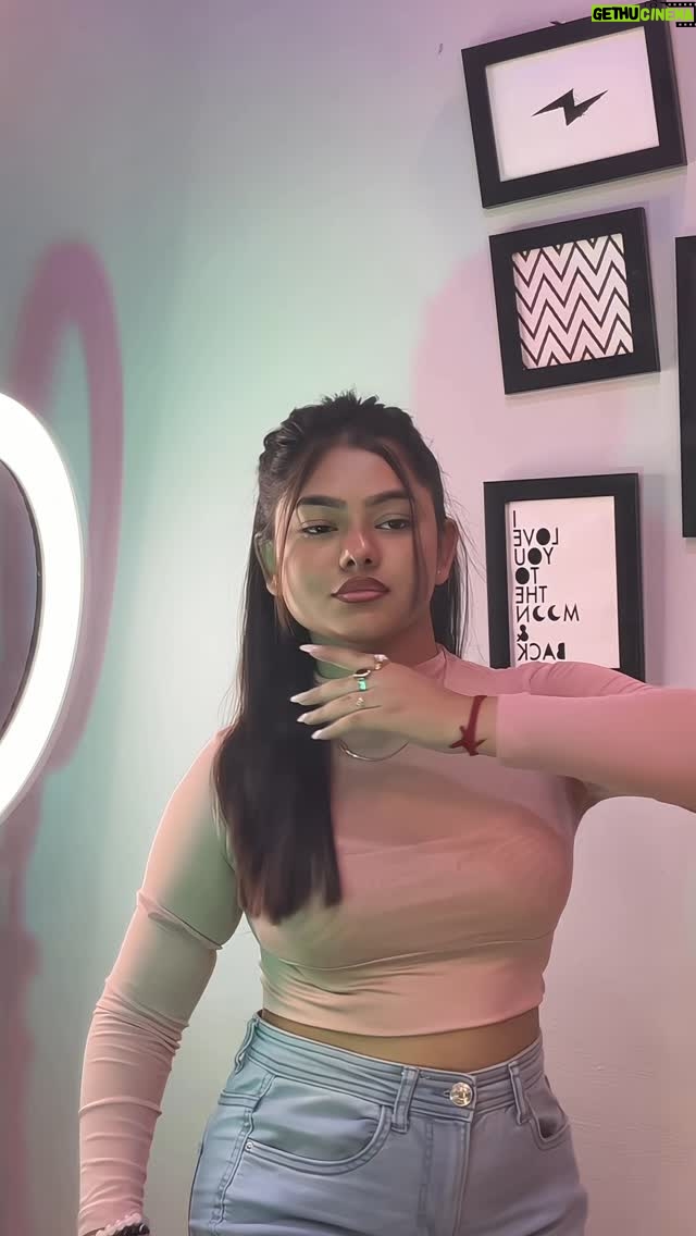 Shrniii - 13.7K Likes - Dooba😗🫶🏻💞 @_.shrniiii._ 
.
.
.
#reelkarofeelkaro #reelinstagram #reels
#reelitfeelit #explorar #explore #viralvideos #viral #trending #shrniifam #explorepage #delhi