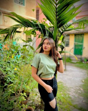 Shrniii Instagram - A smile never goes out of style✨💗
.
.
.
.
.

#instagram #instalike #instagood #instadaily #instapic #instafashion #insta #instafollow #shrniifam