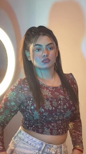 Shrniii Instagram - Jawani Tohar🔥🥵🤌🏻 @_.shrniiii._ 
.
.
.
#bhojpuri #bhojpuri_song #bhojpurireels
#bhojpuriactress #bhojpurireels❤️😘😘 
#dance #dancevideo #dancer #viralvideos
#viralreels #viral #delhi #shrniifam #explorepage