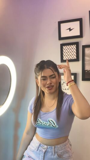 Shrniii Instagram - Nagan Si Lugai🥵🔥🙀 @_.shrniiii._ 
.
.
.
#reelkarofeelkaro #reelinstagram #reels
#reelitfeelit #explorar #explore #viralvideos #viral #trending #shrniifam #explorepage