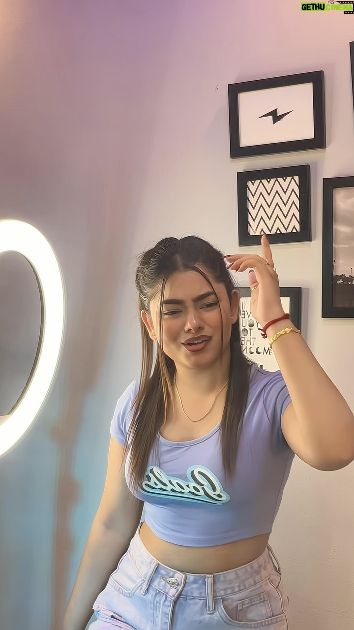 Shrniii - 23.5K Likes - Nagan Si Lugai🥵🔥🙀 @_.shrniiii._ 
.
.
.
#reelkarofeelkaro #reelinstagram #reels
#reelitfeelit #explorar #explore #viralvideos #viral #trending #shrniifam #explorepage
