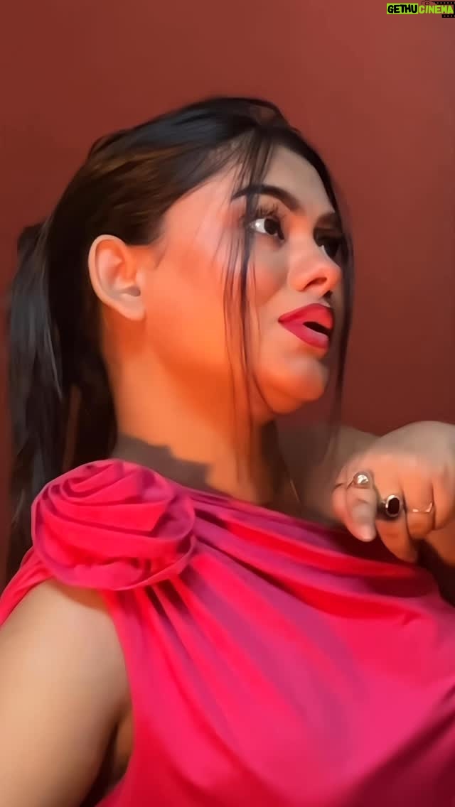 Shrniii - 24.8K Likes - Le ja apne angana🔥🤓🤌🏻 @_.shrniiii._ 
.
.
.
#reelkarofeelkaro #reelinstagram #reels
#reelitfeelit #explorar #explore #viralvideos #viral #trending #delhi #shrniifam #explorepage