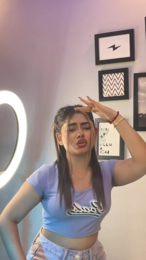 Shrniii Instagram - ishq hua🩵🔥🥵 @_.shrniiii._ 
.
.
.
#reelkarofeelkaro #reelinstagram #reels
#reelitfeelit #explorar #explore #viralvideos #viral #trending #shrniifam #explorepage