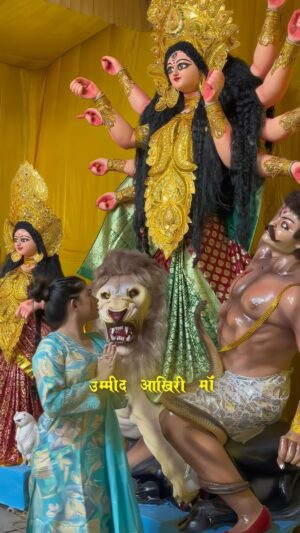 Shrniii Instagram - Jai Jai Maa Durge👏🏻🙇🏻‍♀️❤️ @_.shrniiii._ 
.
.
.
#reelkarofeelkaro #reelinstagram #reels #jaymatarani 
#reelitfeelit #explorar #explore #viralvideos #viral #trending #delhi #shrniifam #explorepage