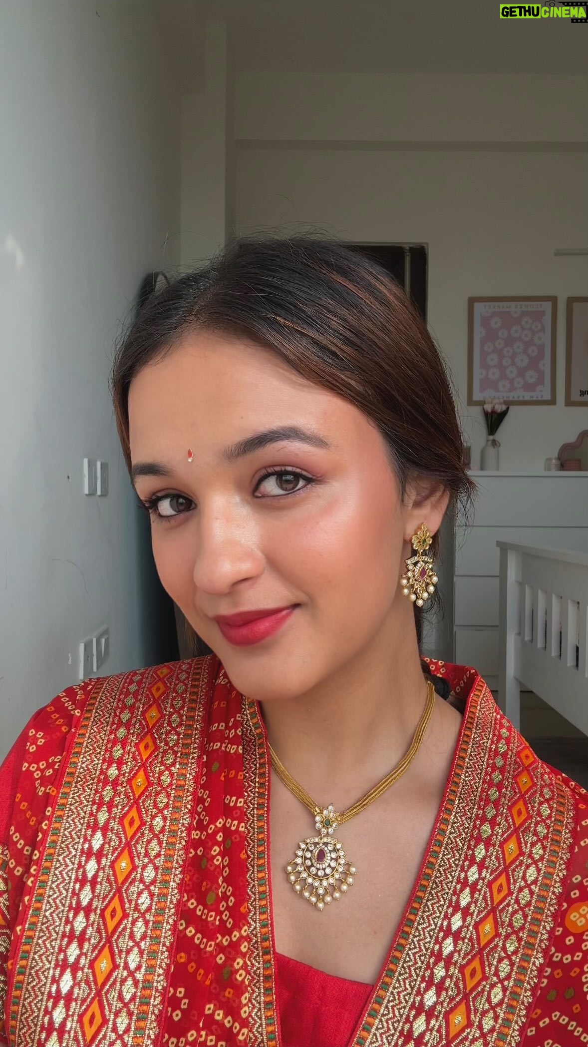 Shruti Bkshi - 23.5K Likes - One of my favourite movies of that time❤️

#reels #reelsinstagram #trending #trendingreels #viral #recreation #makeup #vivah #poonam #makeuptutorial
