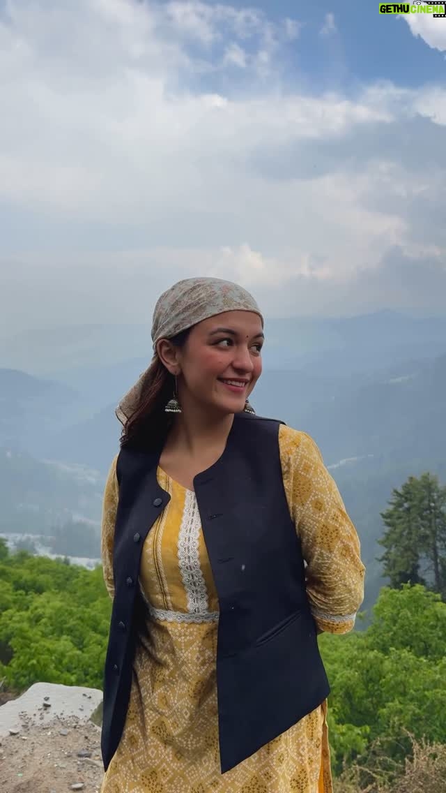 Shruti Bkshi - 45.8K Likes - sunday call for some pahadi content🤭🏔️ 

#reels #reelsinstagram #trending #trendingsongs #viral #mountains #pahari #paharisong #jhumke