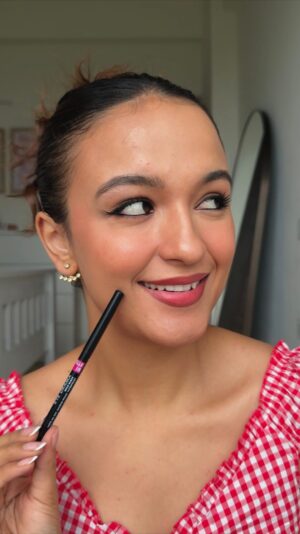 Shruti Bkshi Instagram - The boldest strokes for your everyday glam ✨
Elle 18 Kajal in the Shade: Bold Black🖤
Products available on @myntra @nykaa @letspurplle @amazondotin
#Elle18 #makeup #AD