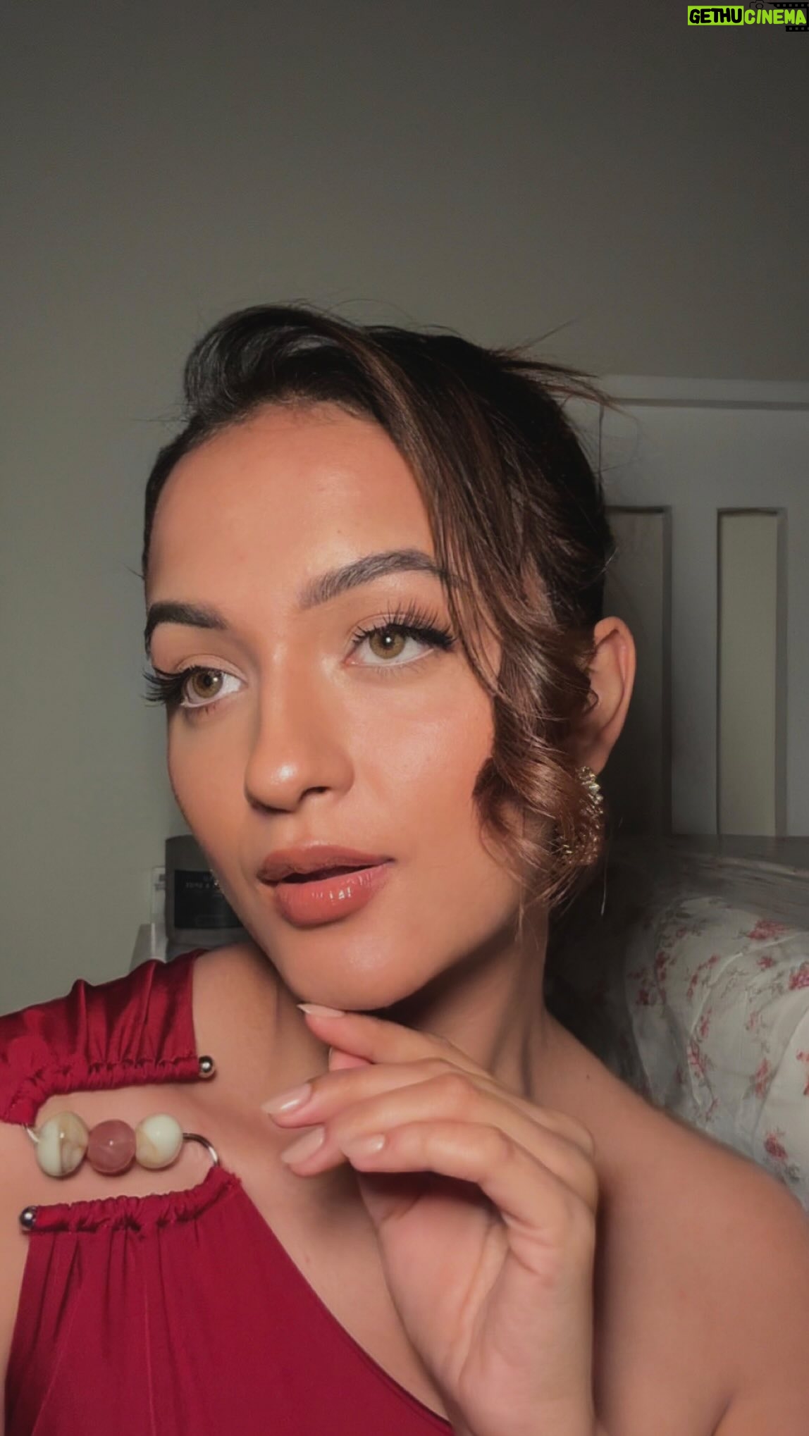 Shruti Bkshi - 19.6K Likes - onkurrrrrrr❤️‍🔥

ib my @mrunu 🫂

#reels #reelsinsta #reelsinstagram #viral #explorepage #explore #makeup #transition #trending #trend