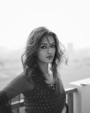 Shruti Bkshi Instagram - 👀
