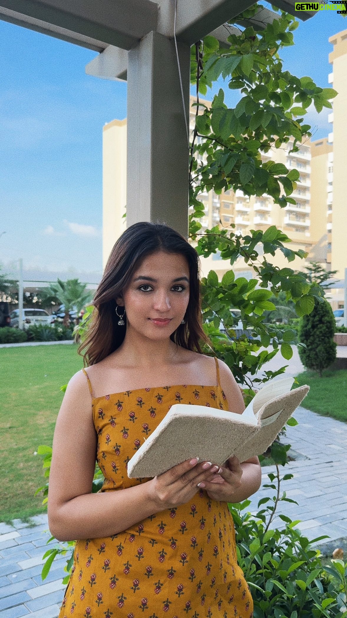 Shruti Bkshi - 20.8K Likes - Recreated vaani's look❤️

#reels #reelsi̇nstagram #viral #trending #trendingnow #saiyara #vaani #explore #explorepage