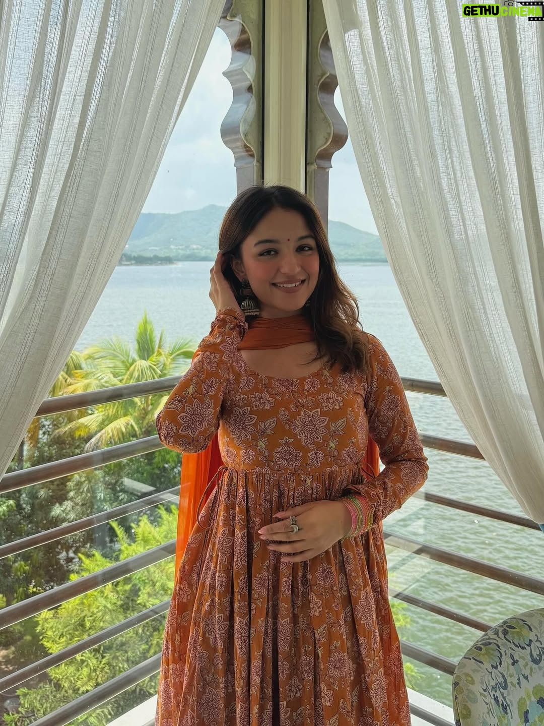 Shruti Bkshi - 30.5K Likes - City of lakes, full of love🤍✨

suit from the best @jonaya.in 💫