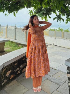 Shruti Bkshi Instagram - City of lakes, full of love🤍✨
suit from the best @jonaya.in 💫