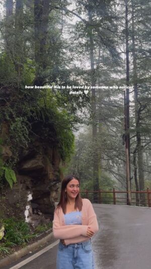 Shruti Bkshi Instagram - oh to be loved💗
ib @navyaavarmaa ✨
#reels #reelsinstagram #viral #explore #explorepage #trend #trending #relationship #him #cute #love #saiyara