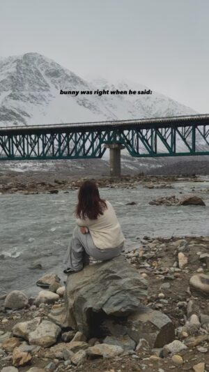 Shruti Bkshi Instagram - for a reason bunny is one of my favourite characters ❤️
#reels #reelsi̇nstagram #explore #explorepage #trending #trendingreels #viral #manali #bunny #yjhd #naina #mountains