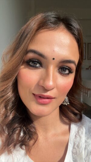 Shruti Bkshi Instagram - Did i do justice? Let me know in the comment section which makeup look you want me to recreate next 🥰
So much love and so many messages for this look,I had to share the products used! ✨
I’ve already mentioned the shade names in the video, but here are the details:
Used the @lorealparis.india Tinted Serum for that sheer, natural coverage ✨
@kaybykatrina Contour Pencil,so handy and easy to use
@benefitindia Bene Tint,my forever fave❤️
@simplynam.beauty Kajal,best in the game, super pigmented
@lorealparis Panorama Mascara,the volume is insane 😍
@swissbeautyofficial Lipstick as base @lorealparis Lipstick in ‘Worth It’ one of my top favs 🥰
Comment for links 💗
#reels #reelsi̇nstagram #trending #trendingreels #viral #makeup #bollywoodmakeup #kareenakapoor #explore #explorepage