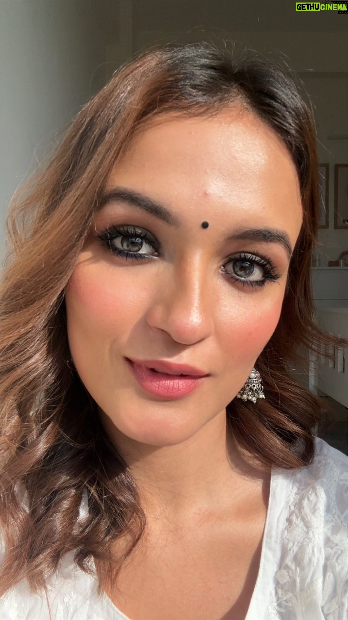 Shruti Bkshi - 24.9K Likes - Did i do justice? Let me know in the comment section which makeup look you want me to recreate next 🥰

So much love and so many messages for this look,I had to share the products used! ✨
I’ve already mentioned the shade names in the video, but here are the details:
Used the @lorealparis.india Tinted Serum for that sheer, natural coverage ✨
@kaybykatrina Contour Pencil,so handy and easy to use
@benefitindia Bene Tint,my forever fave❤️
@simplynam.beauty Kajal,best in the game, super pigmented
@lorealparis Panorama Mascara,the volume is insane 😍
@swissbeautyofficial Lipstick as base   @lorealparis Lipstick in ‘Worth It’ one of my top favs 🥰

Comment for links 💗

#reels #reelsi̇nstagram #trending #trendingreels #viral #makeup #bollywoodmakeup #kareenakapoor #explore #explorepage