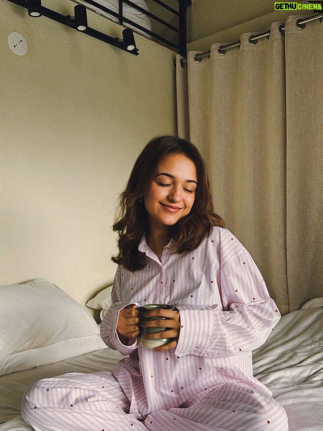 Shruti Bkshi - 11K Likes - had the best sleep of my life🤍 at @theghar.in ✨