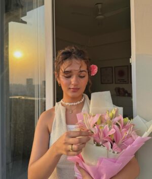Shruti Bkshi Instagram - in love with you💗🌸