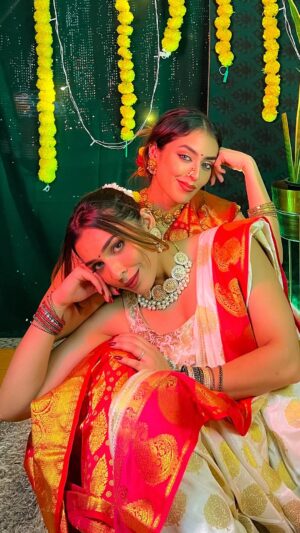 Shubhi Bharal Instagram - Celebrating Ganesh Chaturthi with almost tears in our eyes🥺❤️
#ganesha #ganeshchaturthi2025 #mehaksembhy #Bappa #Ganesh #ganeshfestival