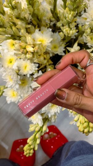 Shubhi Bharal Instagram - @fentybeauty is now on @tirabeauty 😱😍 Such a buttery lipstick it is. 🫰🏼
@fentyskin 
Comment for the link 🔗 

#ShubhiBharal #ThatTrendStalker #TTSfinds