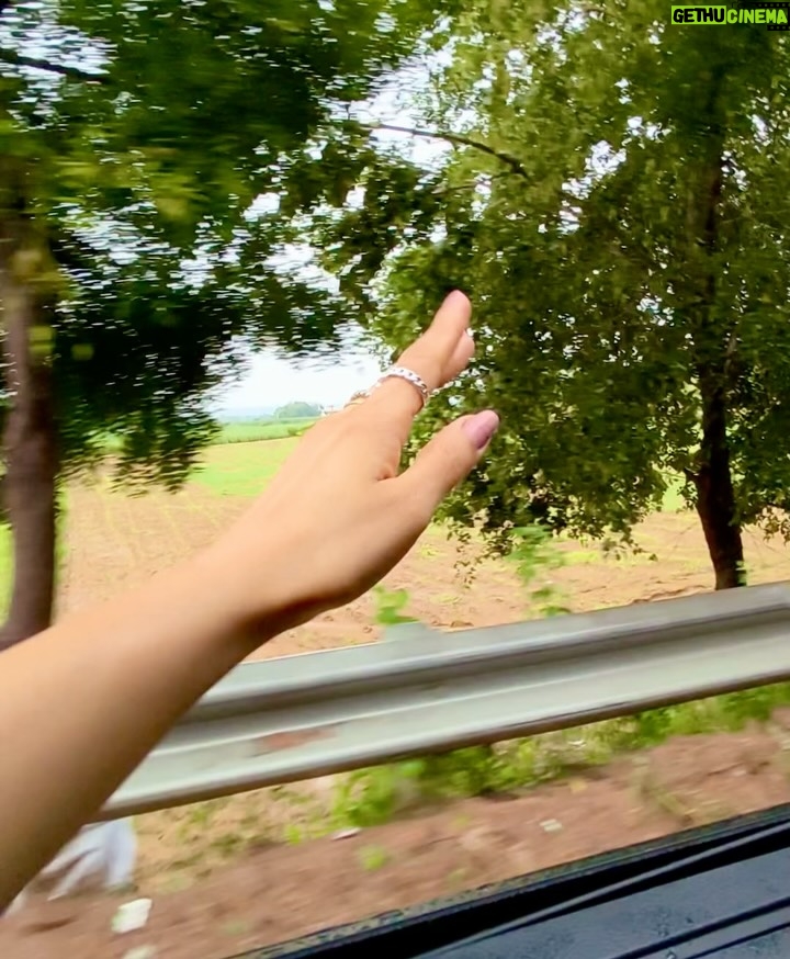 Shubhi Bharal - 6.6K Likes - This weather called for a road trip🚘 Brought closer in every frame with 3.5x telephoto. OPPO Reno14 Series’ powerful 3.5x Telephoto camera didn’t just zoom-in - it brought the laughs, the chaos, and the vibes closer than ever.
#Ad #OPPOReno14Series #AIPortraitCamera #DilKyaChahtaHai #UnappointedPhotographer #ShubhiBharal #ThatTrendStalker
